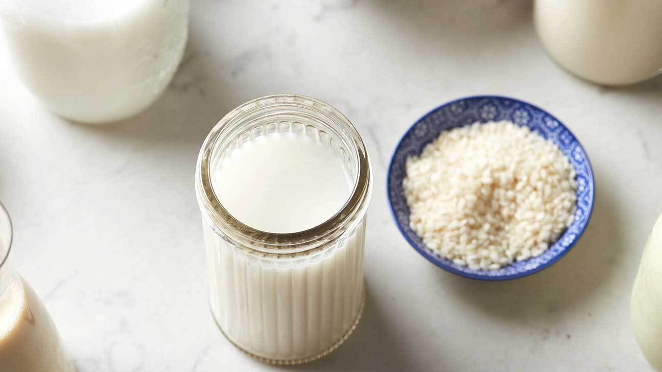 Ưu nhược điểm sữa gạo và sữa dừa